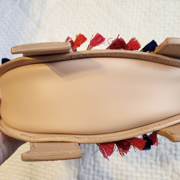 Colorful Camel-Shaped Crossbody Bag - Picture 5 of 6